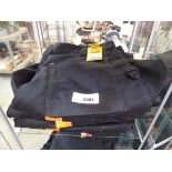 +VAT 5 pairs of Dewalt Holster pocket work trousers in black, all size 40 x 32