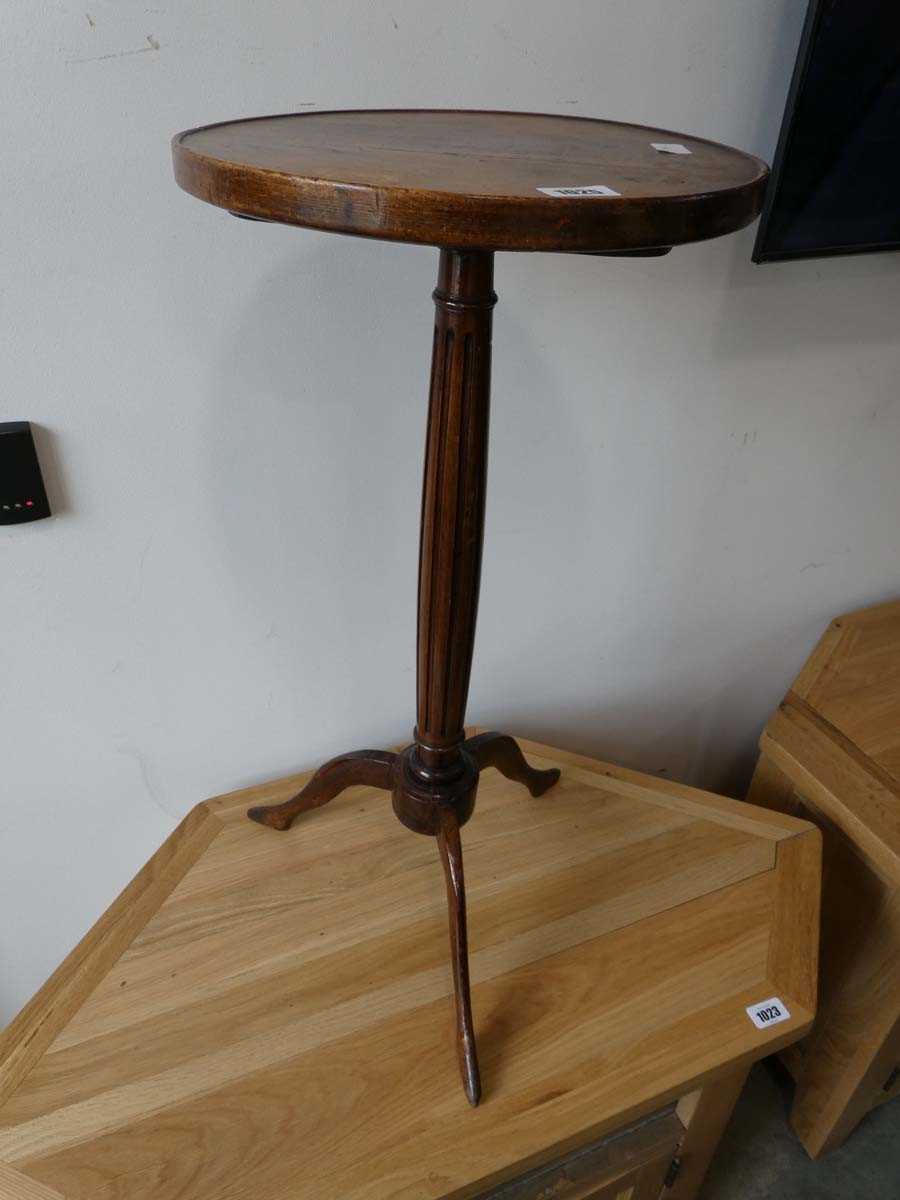 Fluted mahogany single pedestal wine table