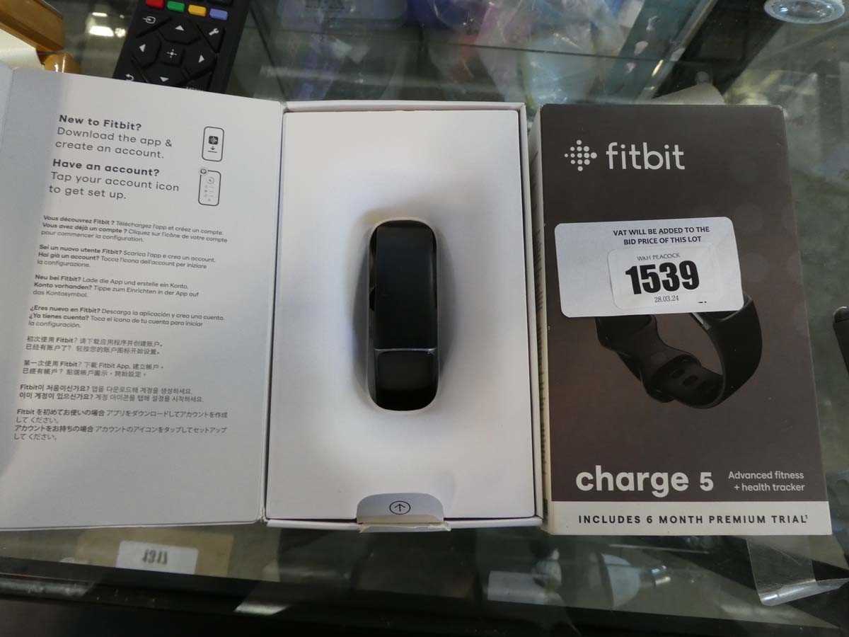 +VAT Fit Bit charge 5 smart watch