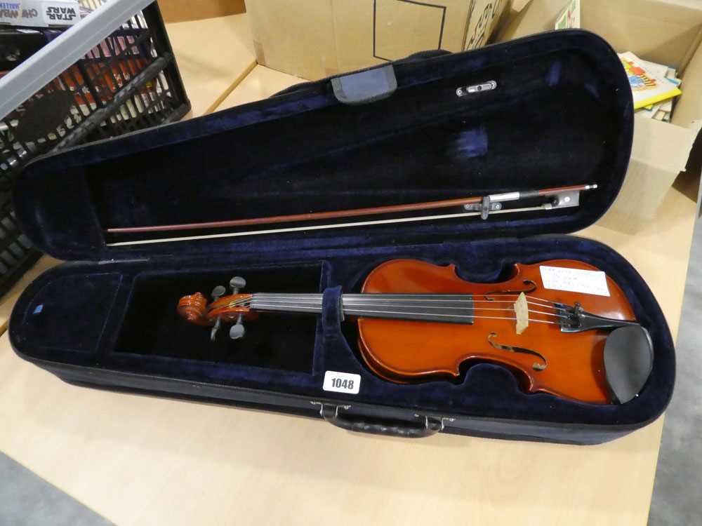 Prima-Vera students 3/4 size violin with bow and carry case - Image 2 of 2