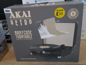 Akai retro briefcase turntable with built in speakers