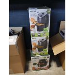 3 air fryers incl. 2 Salter compact hot air fryers and Tower 4L air fryer