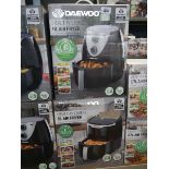 Daewoo 4L air fryer with a 5L air fryer