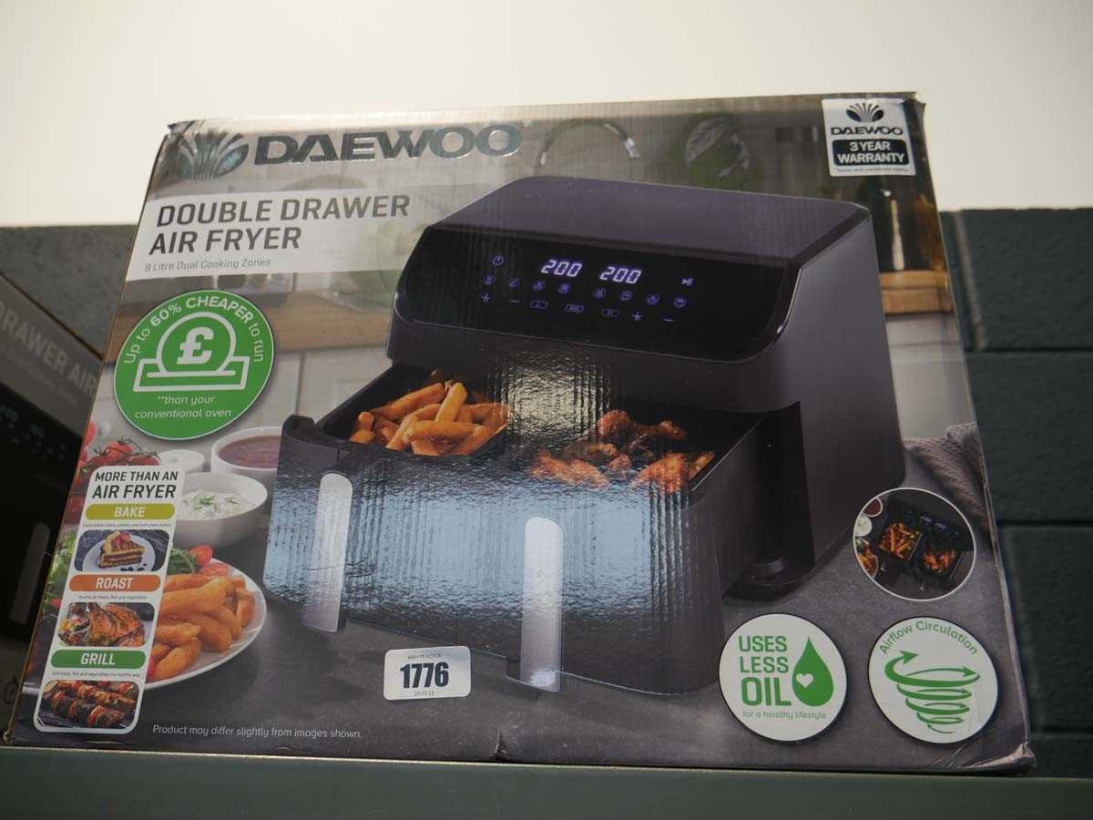 Boxed Daewoo double drawer 9L air fryer