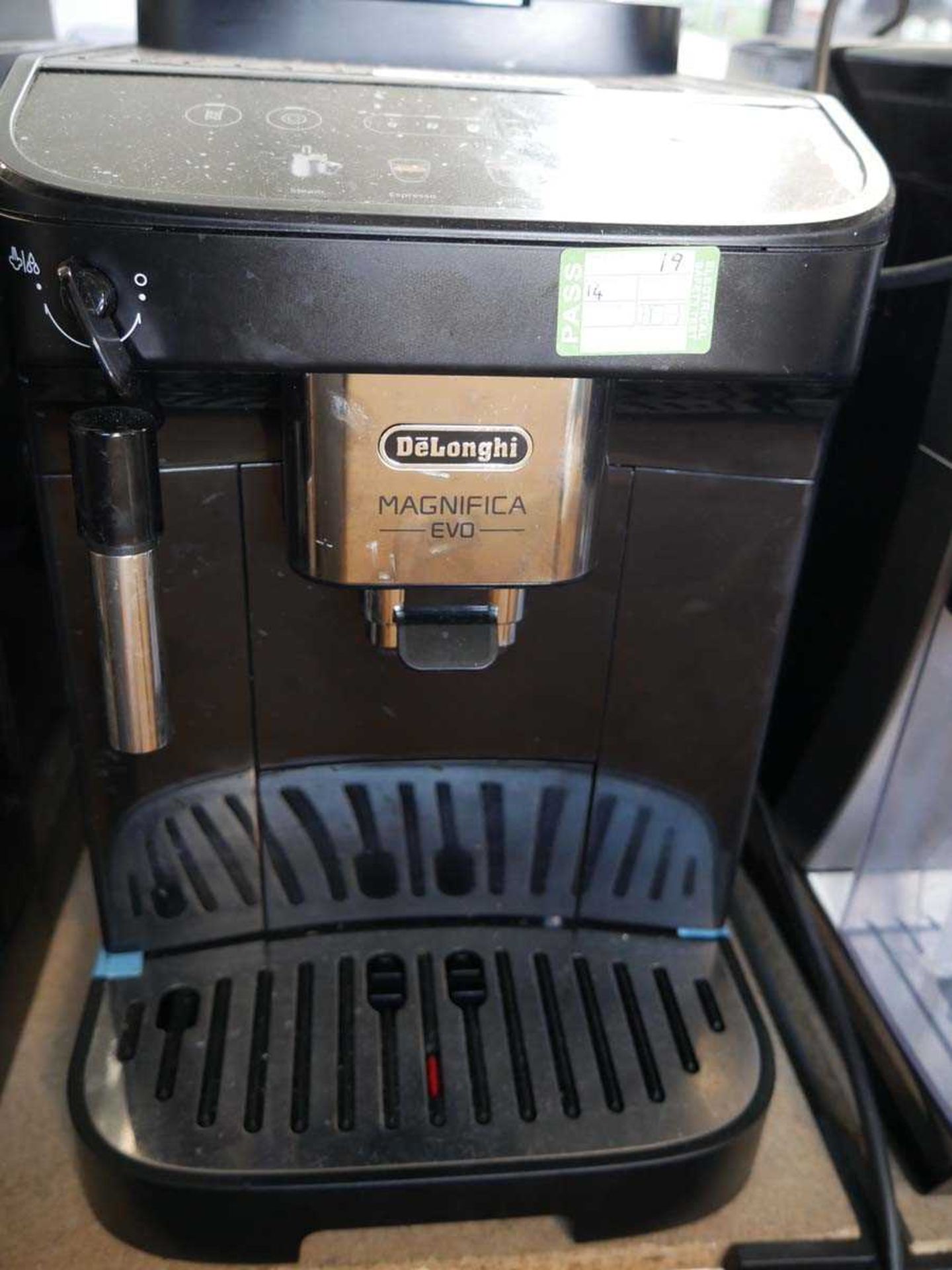 +VAT De'Longhi Magnifica Evo coffee machine, unboxed