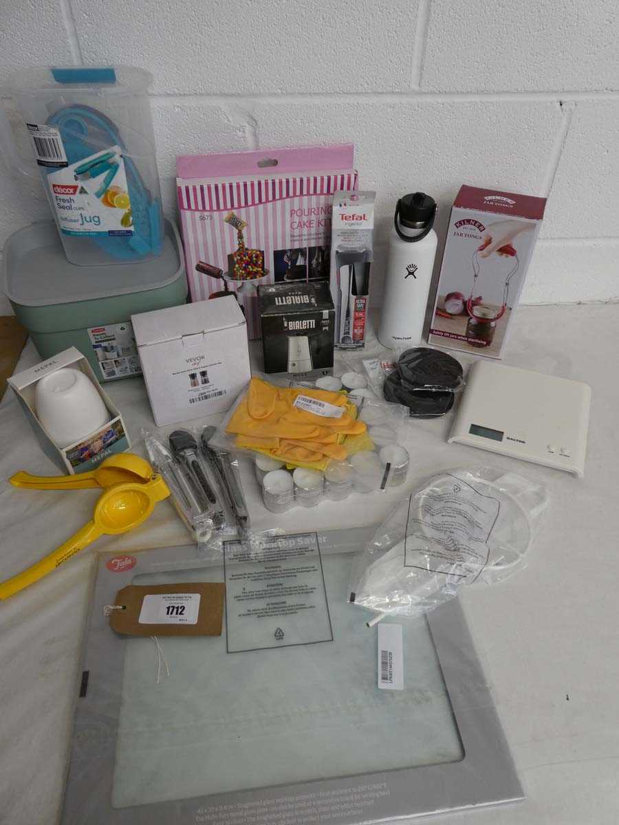 +VAT Curver food waste bin, pouring cake kit set, hydro flask, Bialetti Musa cafetiere, marble style