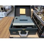 Hanimex Slide projector (Argus 500) in carry case