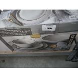 +VAT Options dinner set in box