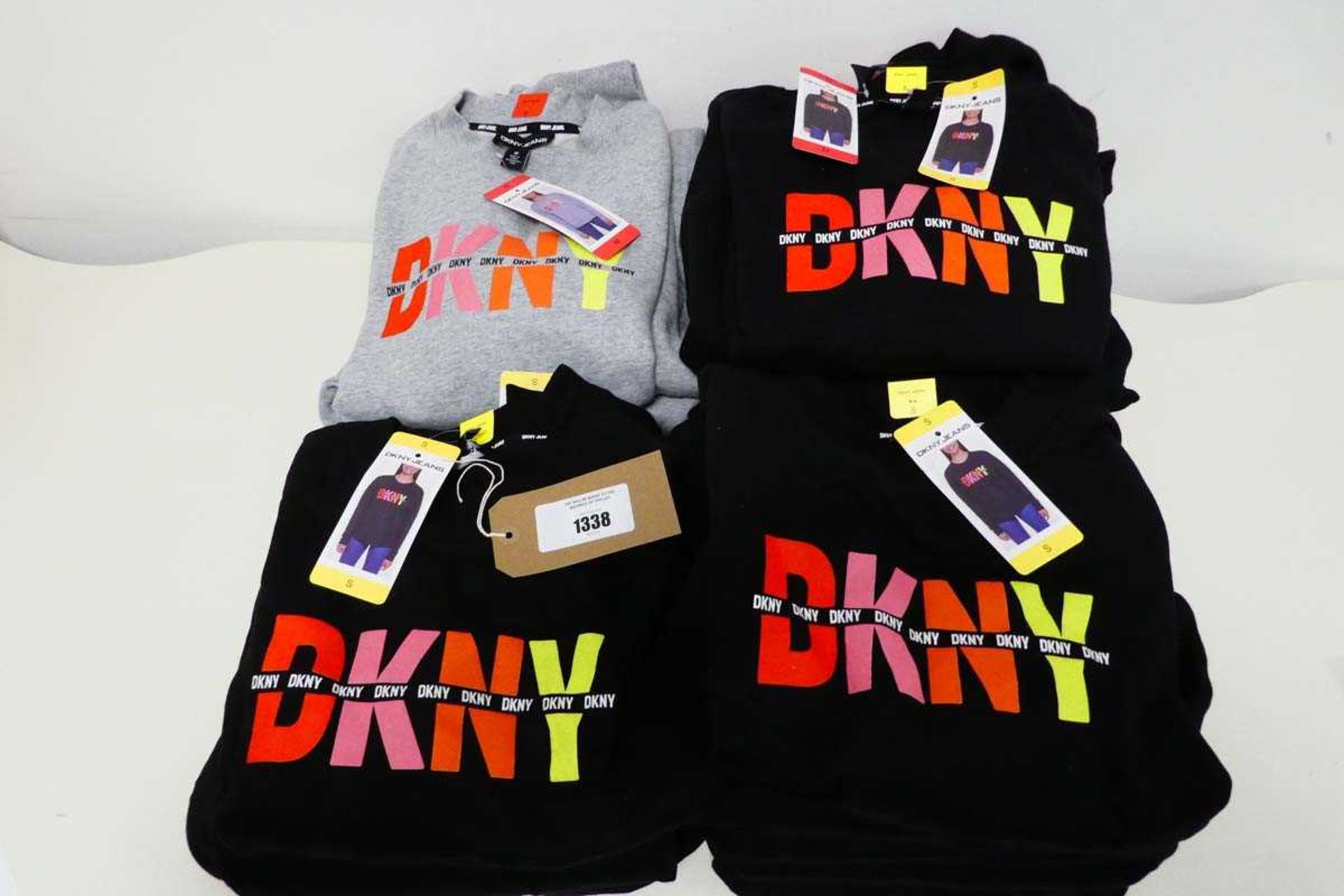 +VAT Approx. 20 ladies DKNY jumpers