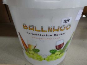 Balliihoo home brew and wine making kit, with fermentation bucket