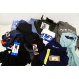 +VAT Approx. 20 items of mens clothing to include jumpers, tshirts, trousers, socks ect.