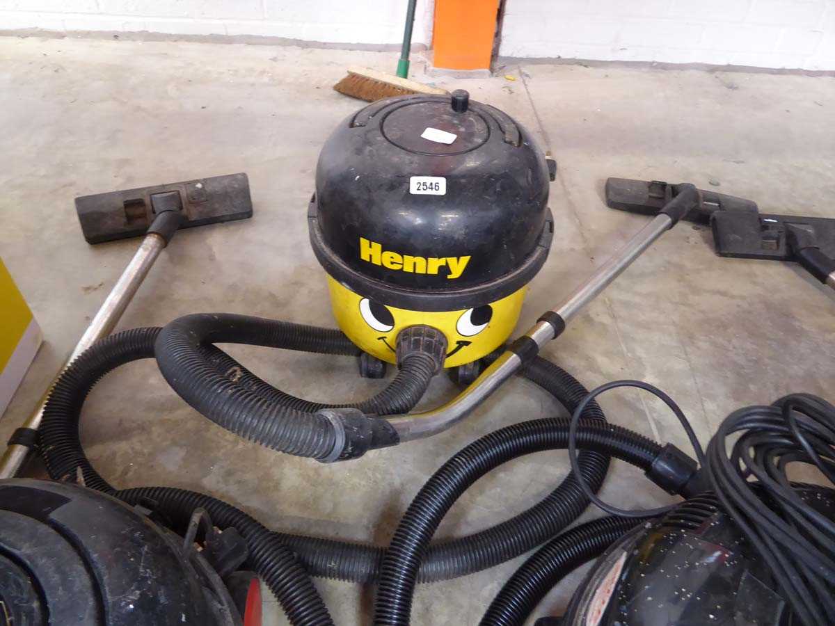 Henry vacuum cleaner with hose and pole