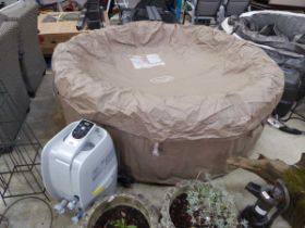 +VAT Palm Springs Lay-Z-Spa with cover and pump