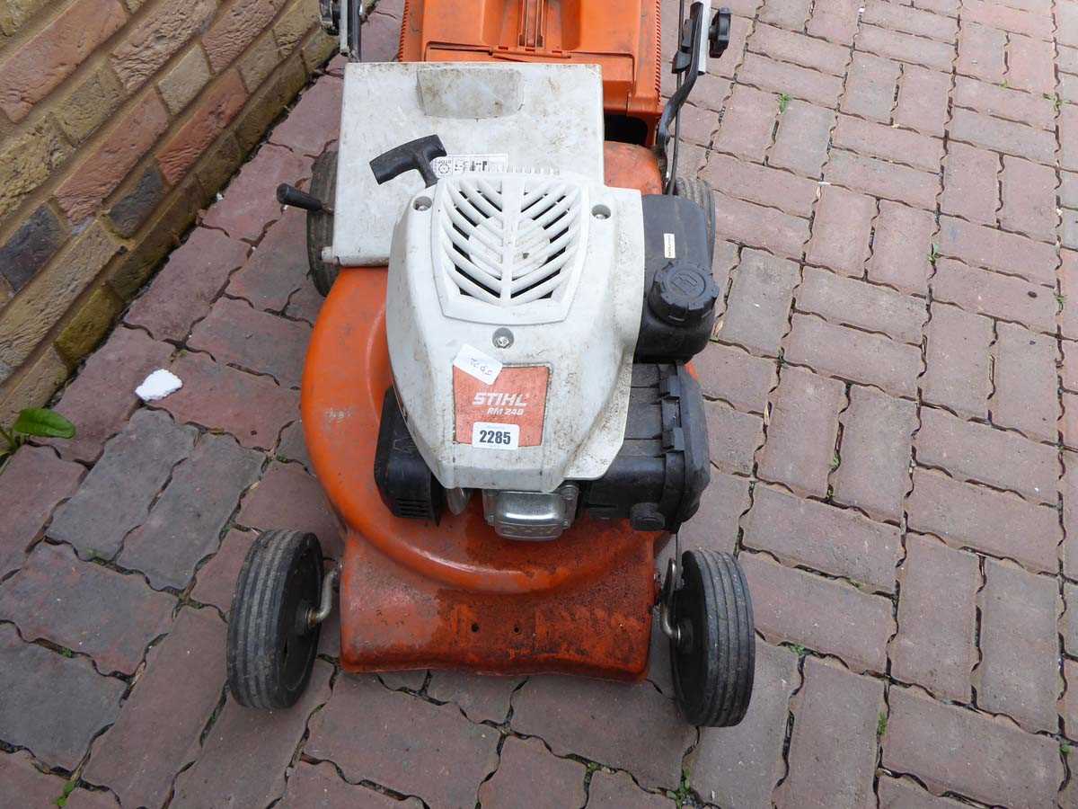 Stihl RM248 hand propelled petrol lawnmower - Image 2 of 2