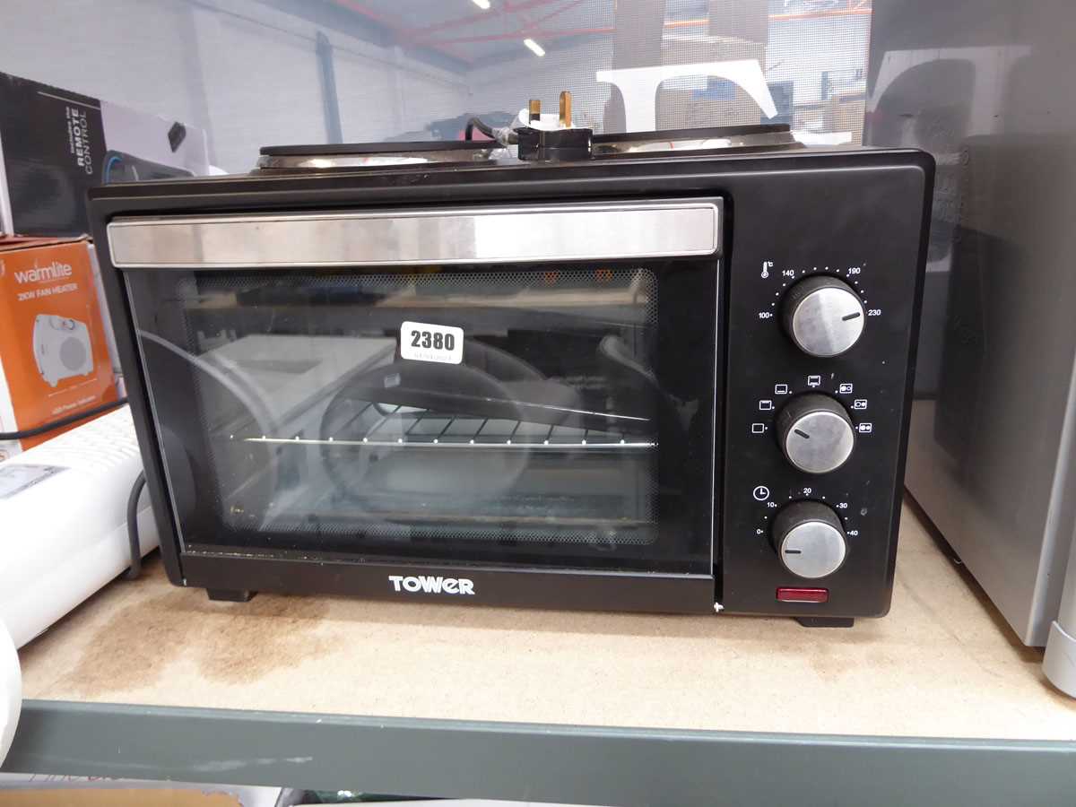 Boxed Tower electric oven with dual hot plates