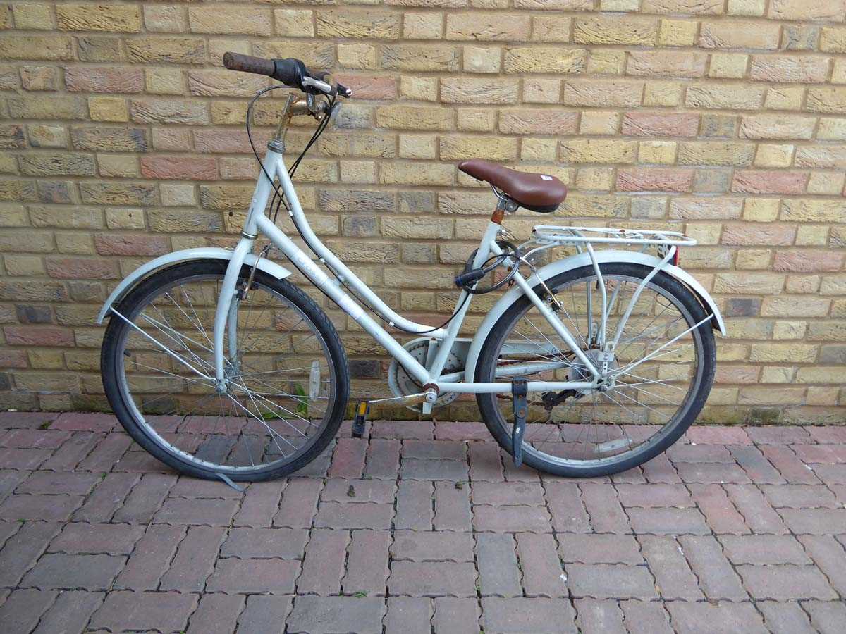 Ladies town bike in grey