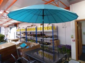 Blue wind up 2.5m garden parasol