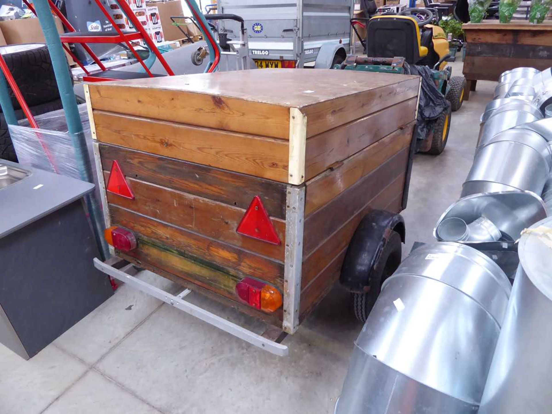 Single axle 2 wheel wooden box canopy trailer with integral lighting - Bild 5 aus 5