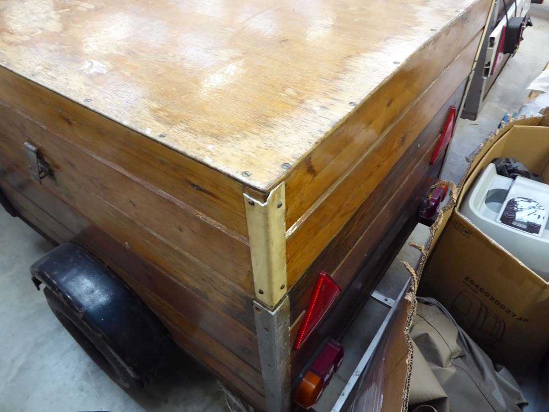 Single axle 2 wheel wooden box canopy trailer with integral lighting - Bild 4 aus 5