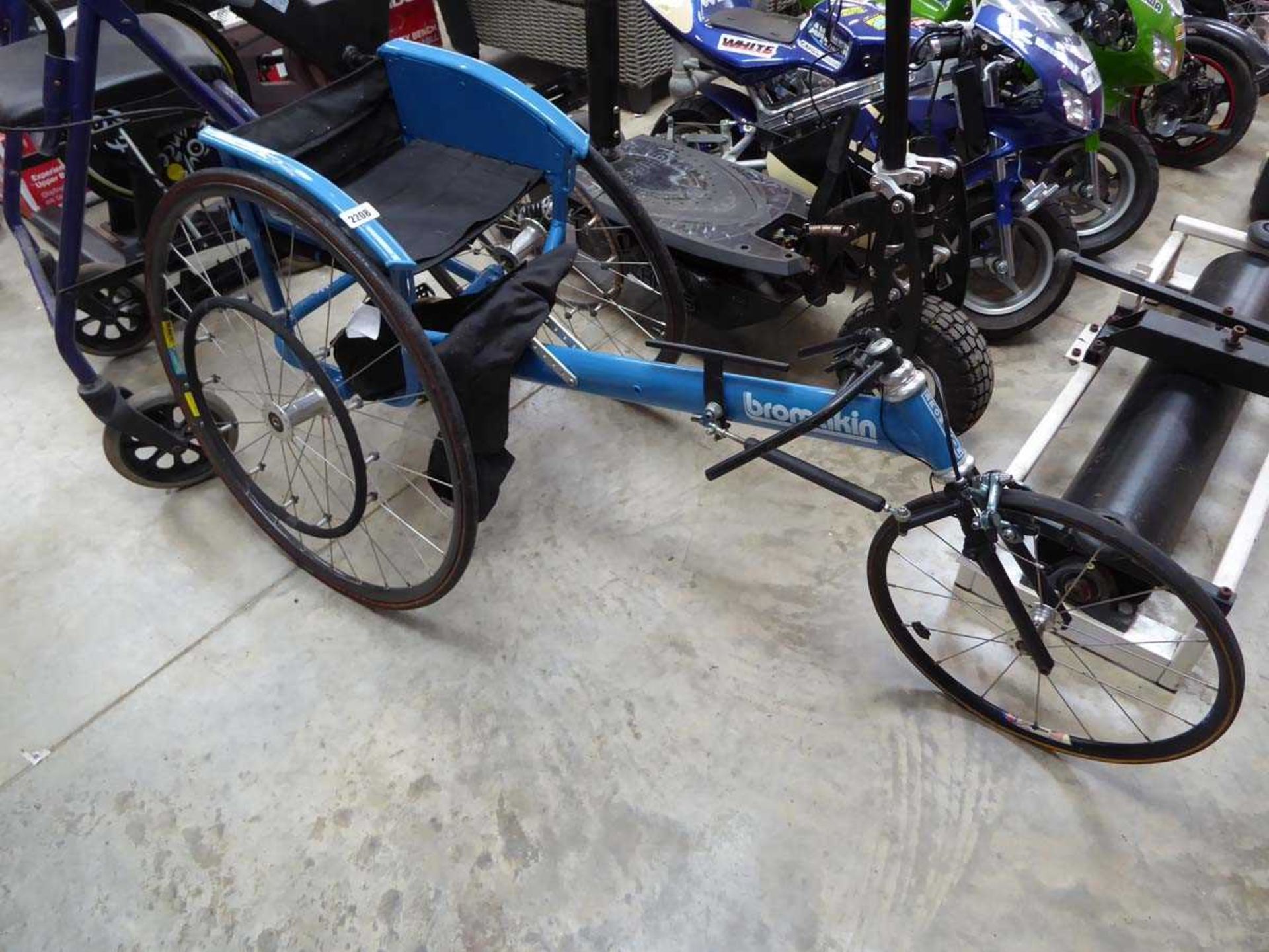 Bromakin 3 wheel racing wheelchair with associated stabiliser - Image 2 of 3