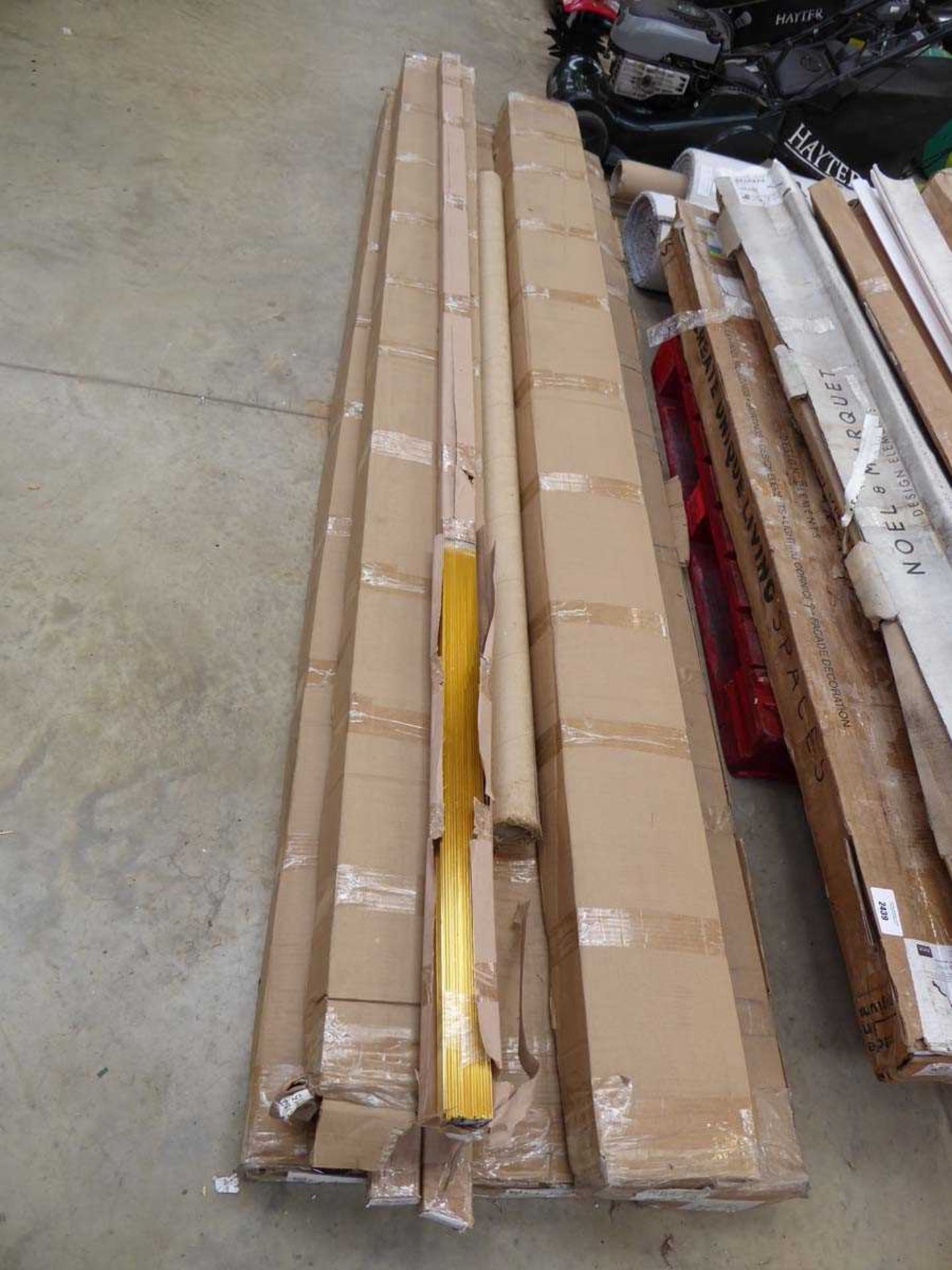 5 boxes of gold coloured 7' carpet floor to door bars