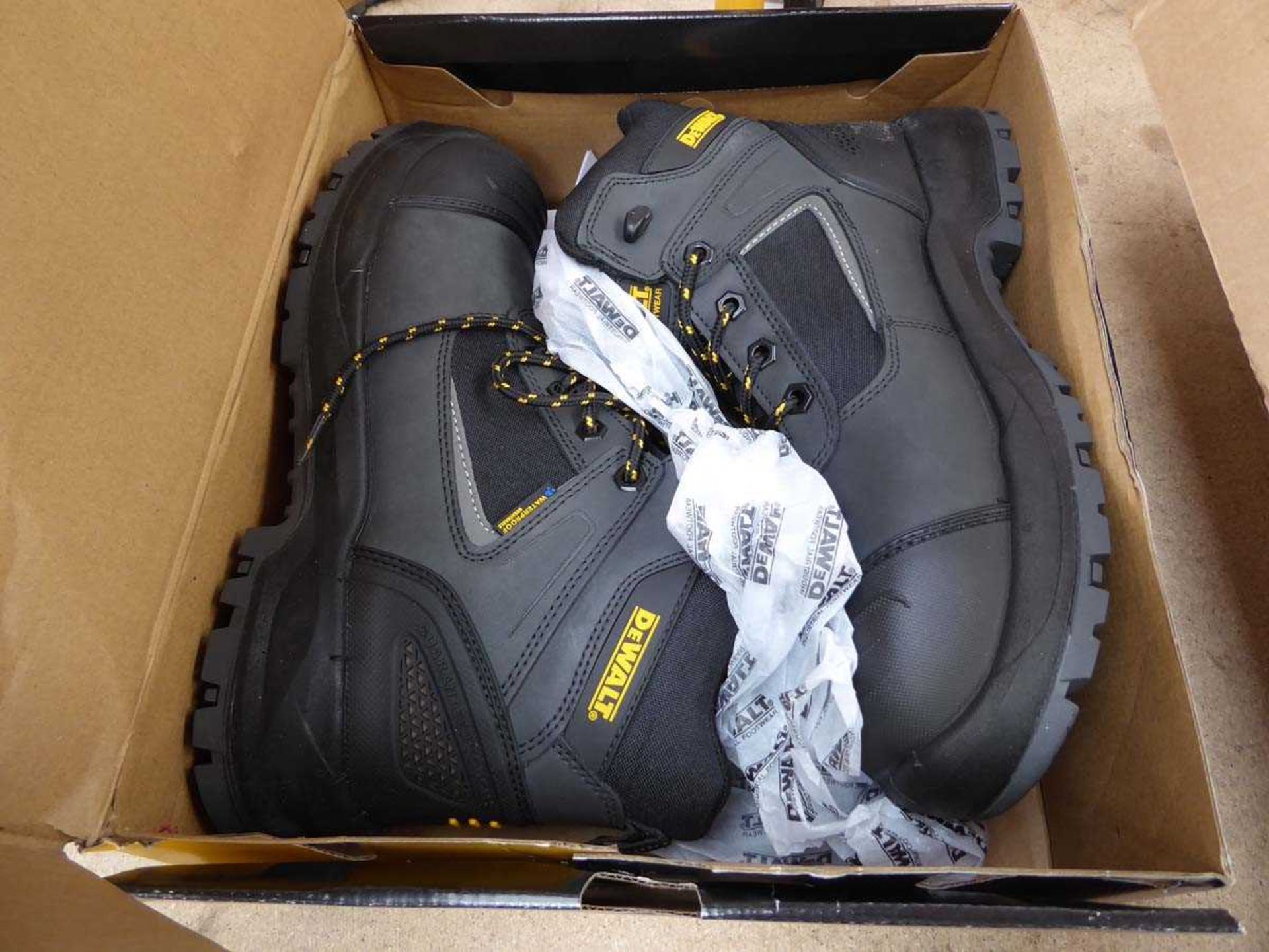 Box of DeWalt Renton Black steel toe safety boots (size 11) - Image 2 of 2