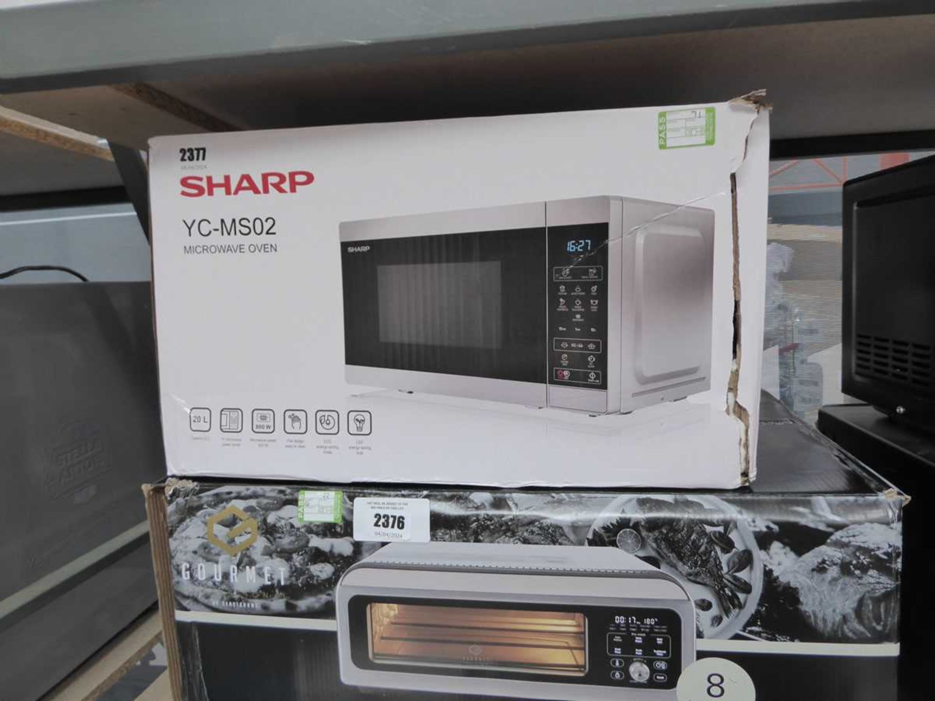 Boxed Sharpe YCMS02 microwave oven