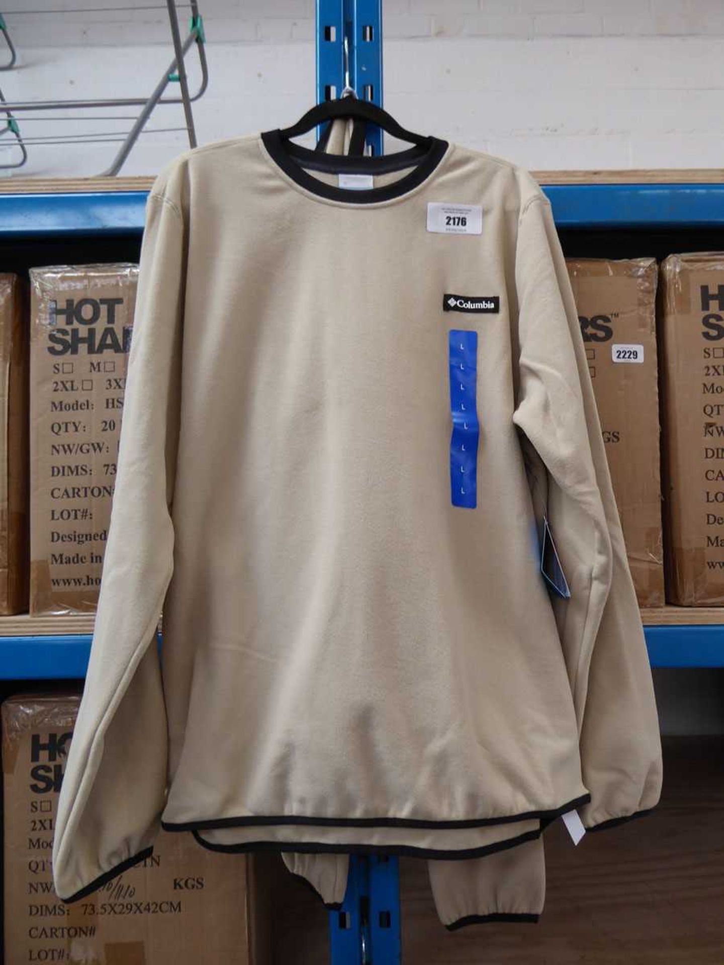 +VAT 2 mens Columbia jumpers in beige and black (size L)