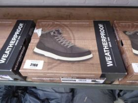 +VAT Boxed pair of Weatherproof Log Jam mens trainers in grey (size 10)