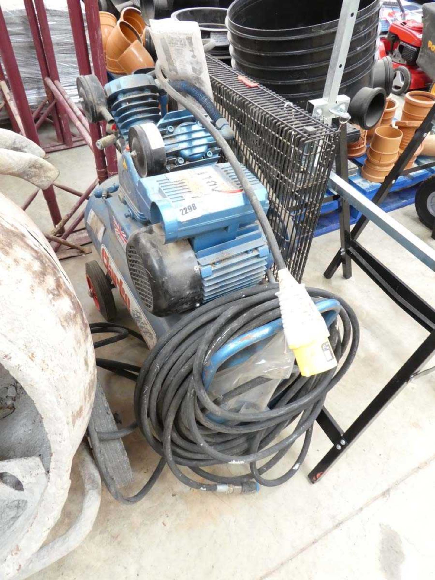 Clarke industrial 110V air compressor with hose
