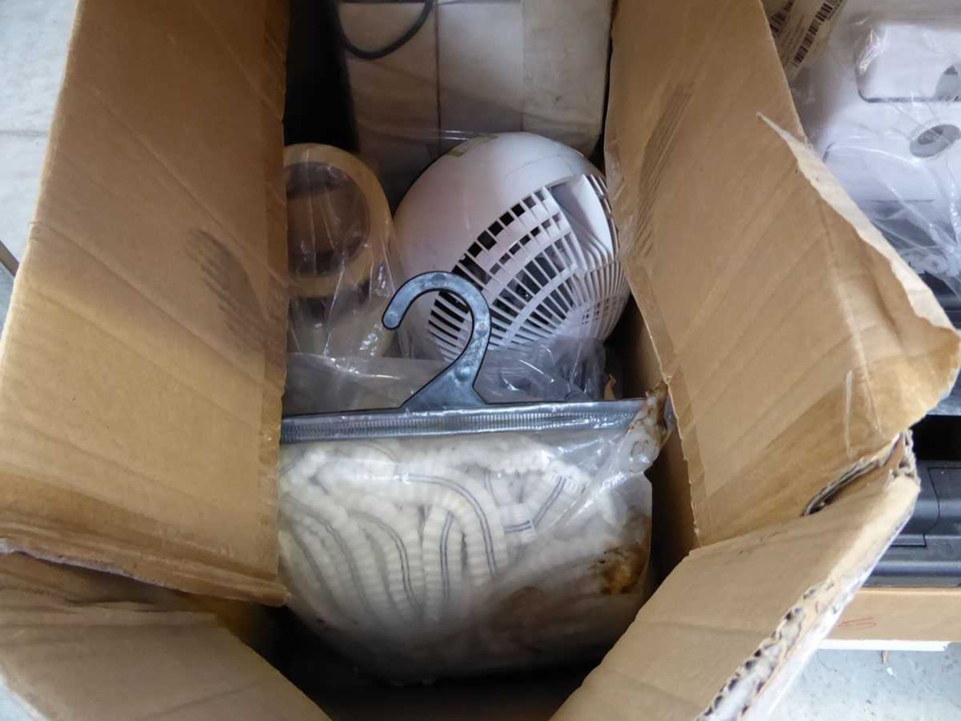 Box containing a quantity of mixed items to include fan, masking tape, soap dispensers, red - Image 2 of 4