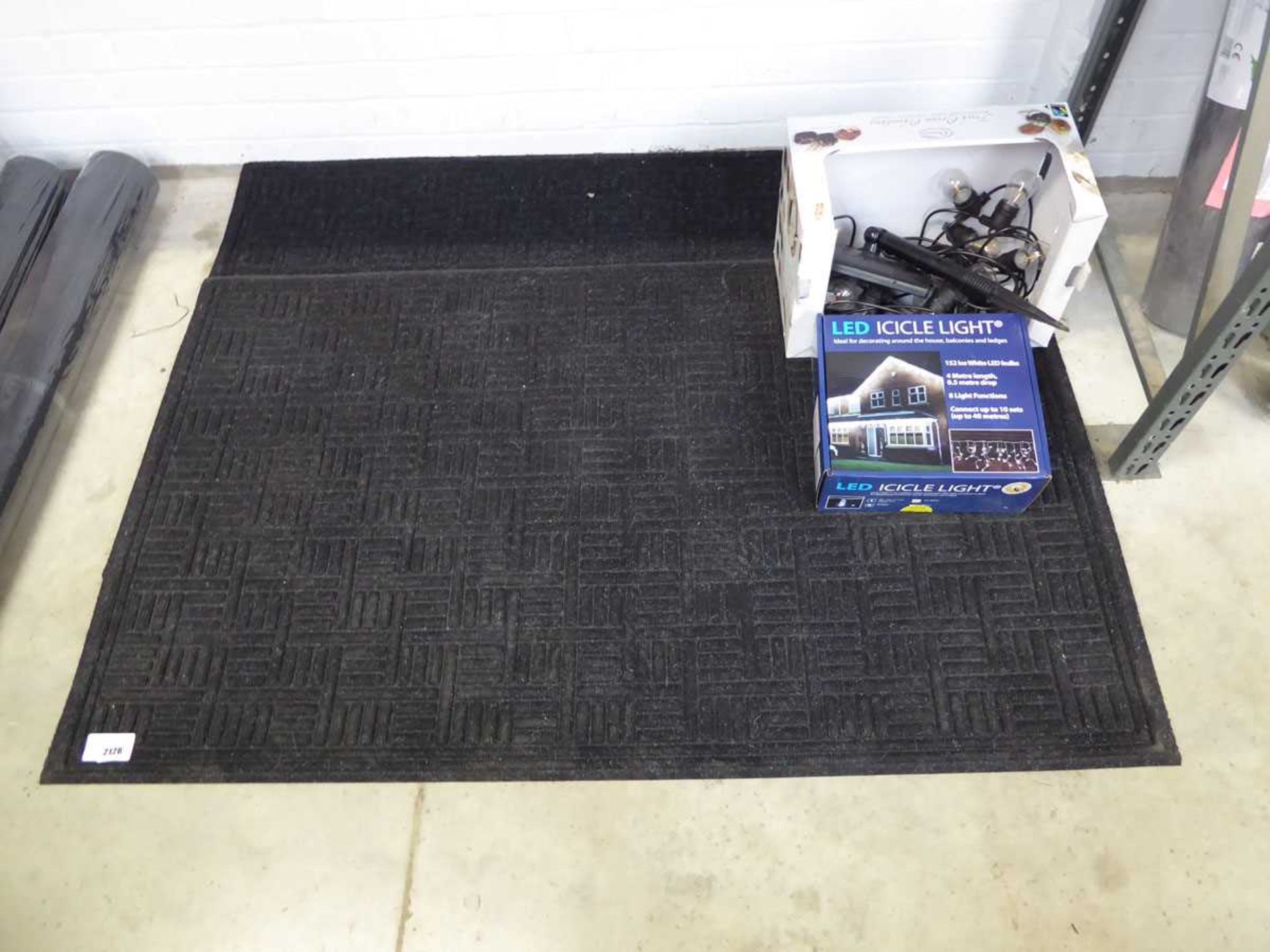 +VAT 2 large rubberised mats