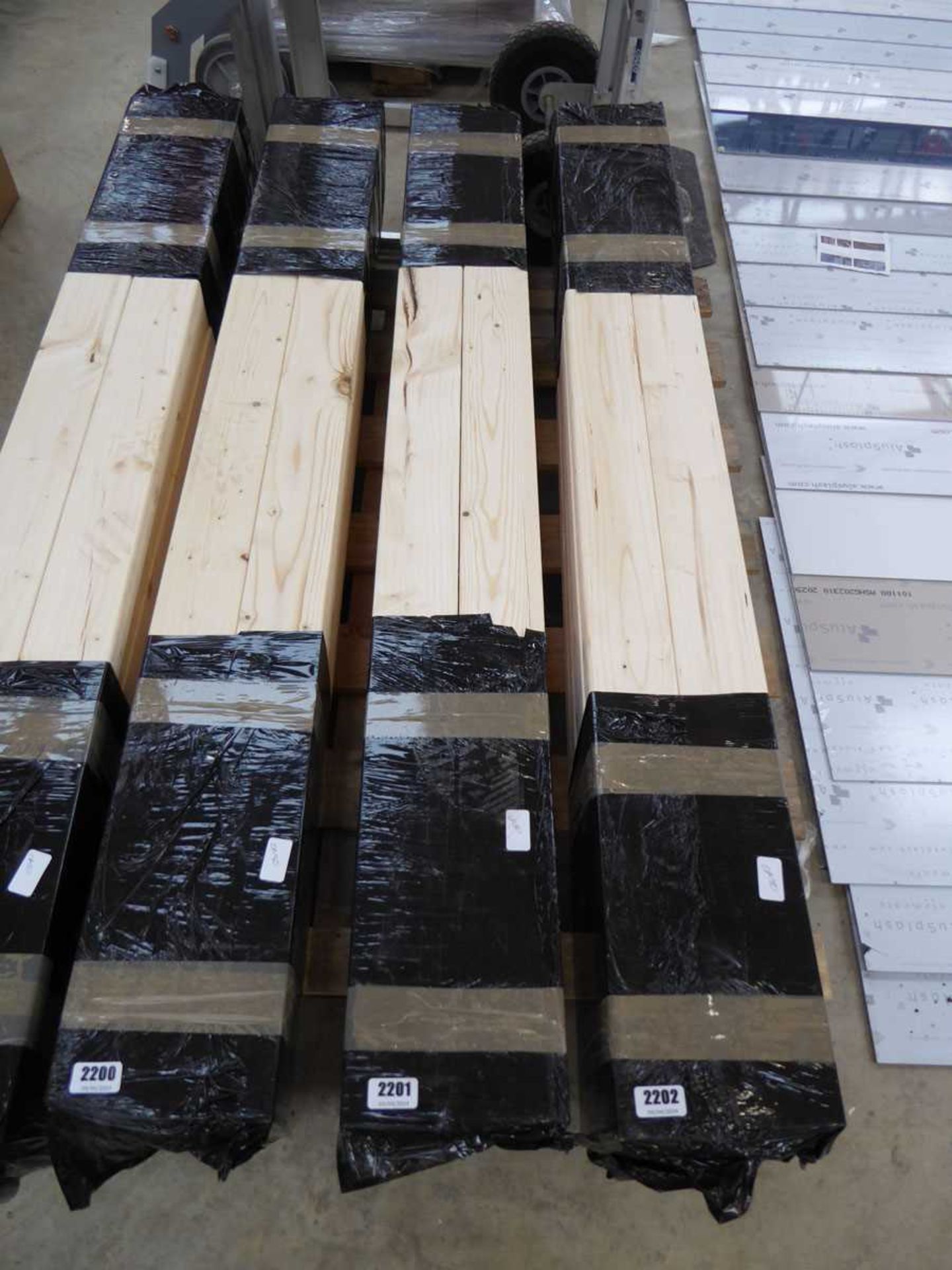 10 lengths of CLS timber