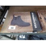 +VAT Boxed pair of ladies Weatherproof half ankle boots in black (size 4)