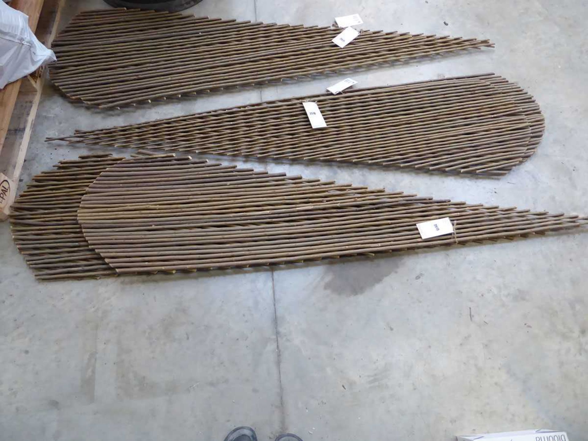 2 180 x 90cm expanding fan willow trellis panels