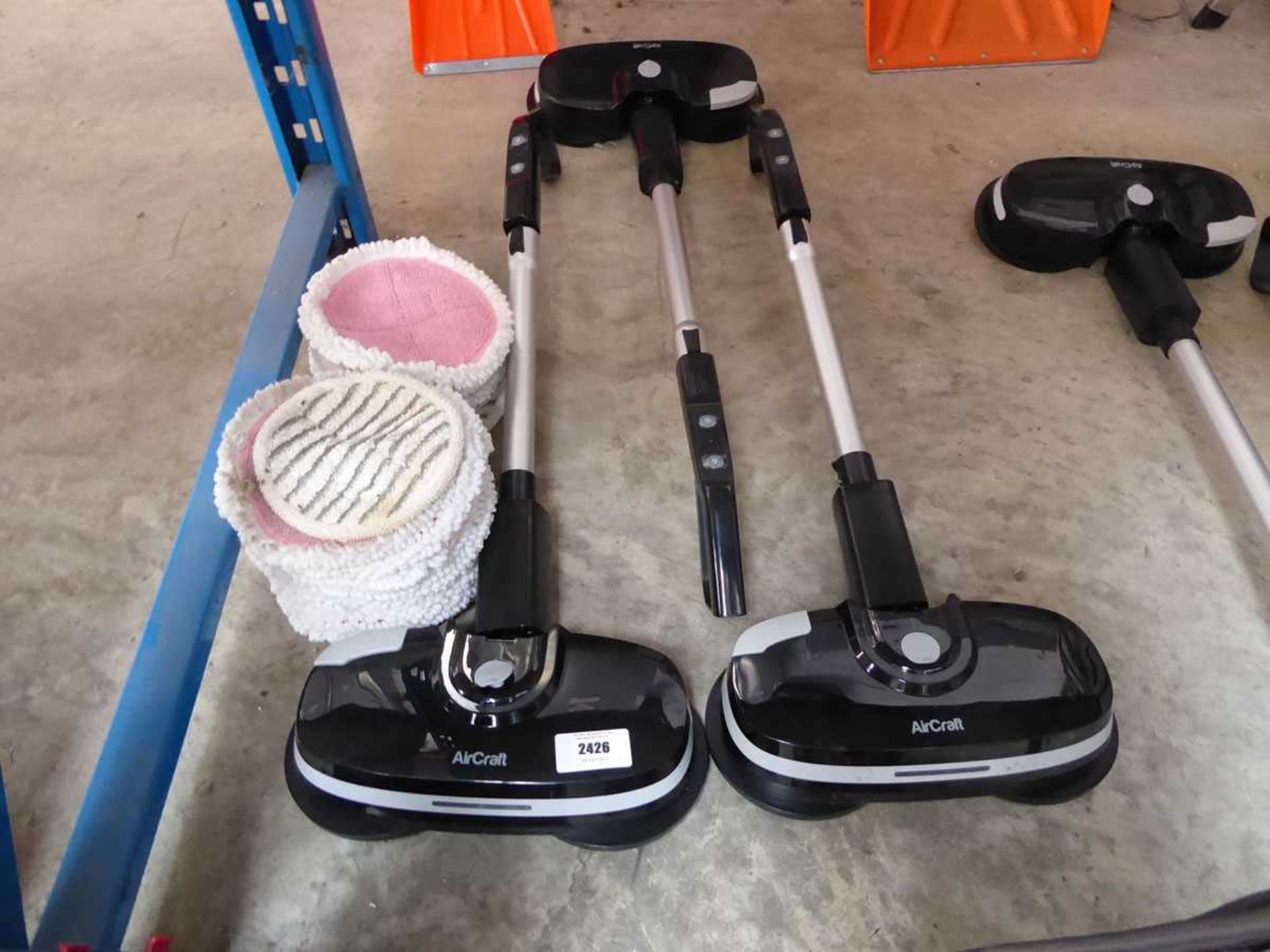 +VAT 3 Aircraft hard floor cordless floor cleaners with quantity of associated floor cleaning