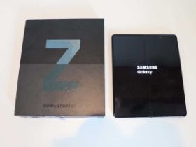 +VAT Samsung Galaxy Z Fold3 5G, Phantom Green, 12GB RAM, 256GB, boxed