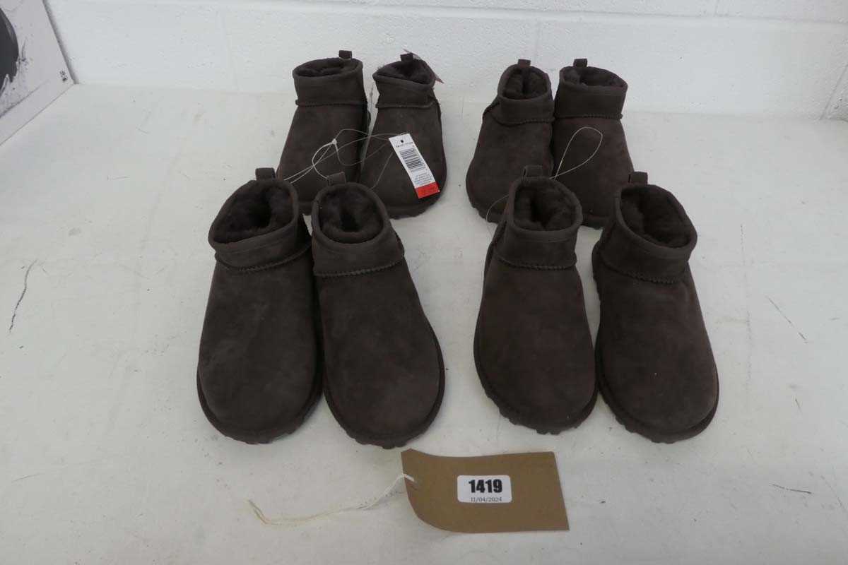 4 pairs of kids Kirkland ankle boots (all size 1)