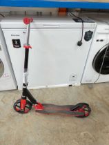 Red runner folding scooter