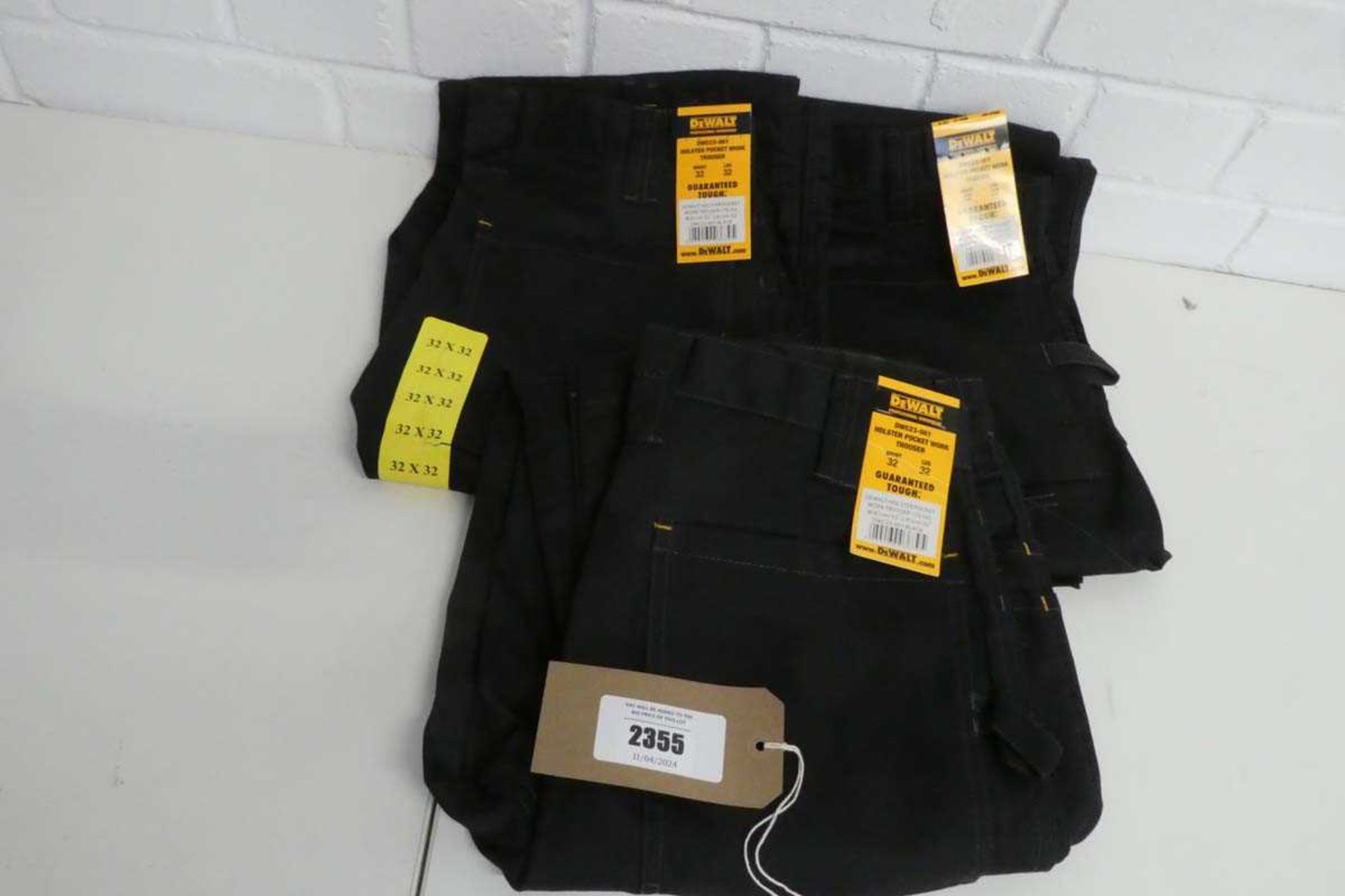 +VAT 3 pairs of Dewalt holster pocket work trousers (all size W32 L32)