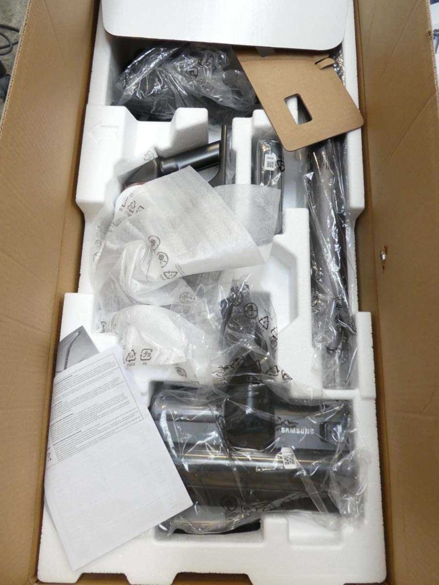 +VAT Boxed Samsung Bespoke Jet vacuum cleaner with battery and accessories - Image 2 of 2