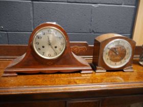 Edwardian mahogany cased Napoleon type mantle clock and a dark oak cased mantle clock