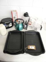 +VAT Addis compost caddy, set of 3 Prestige baking trays, vacuum thermo bottle, set of 3 kitchen