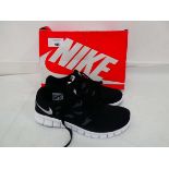 +VAT Boxed pair of Nike free run 2 trainers in black / white-dark grey size UK9.5