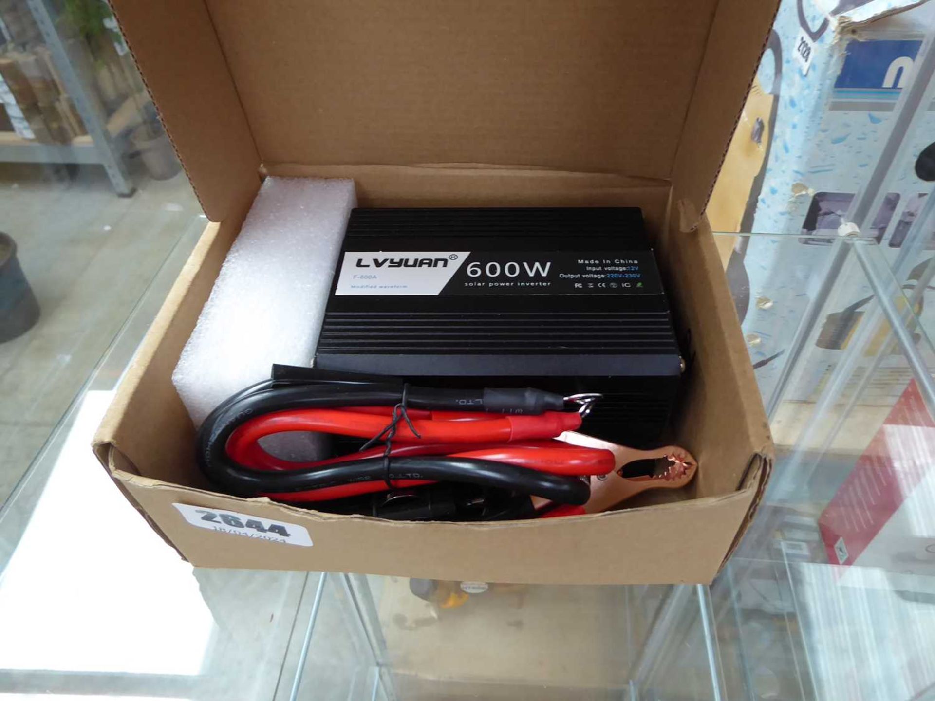 Boxed 600W solar power converter