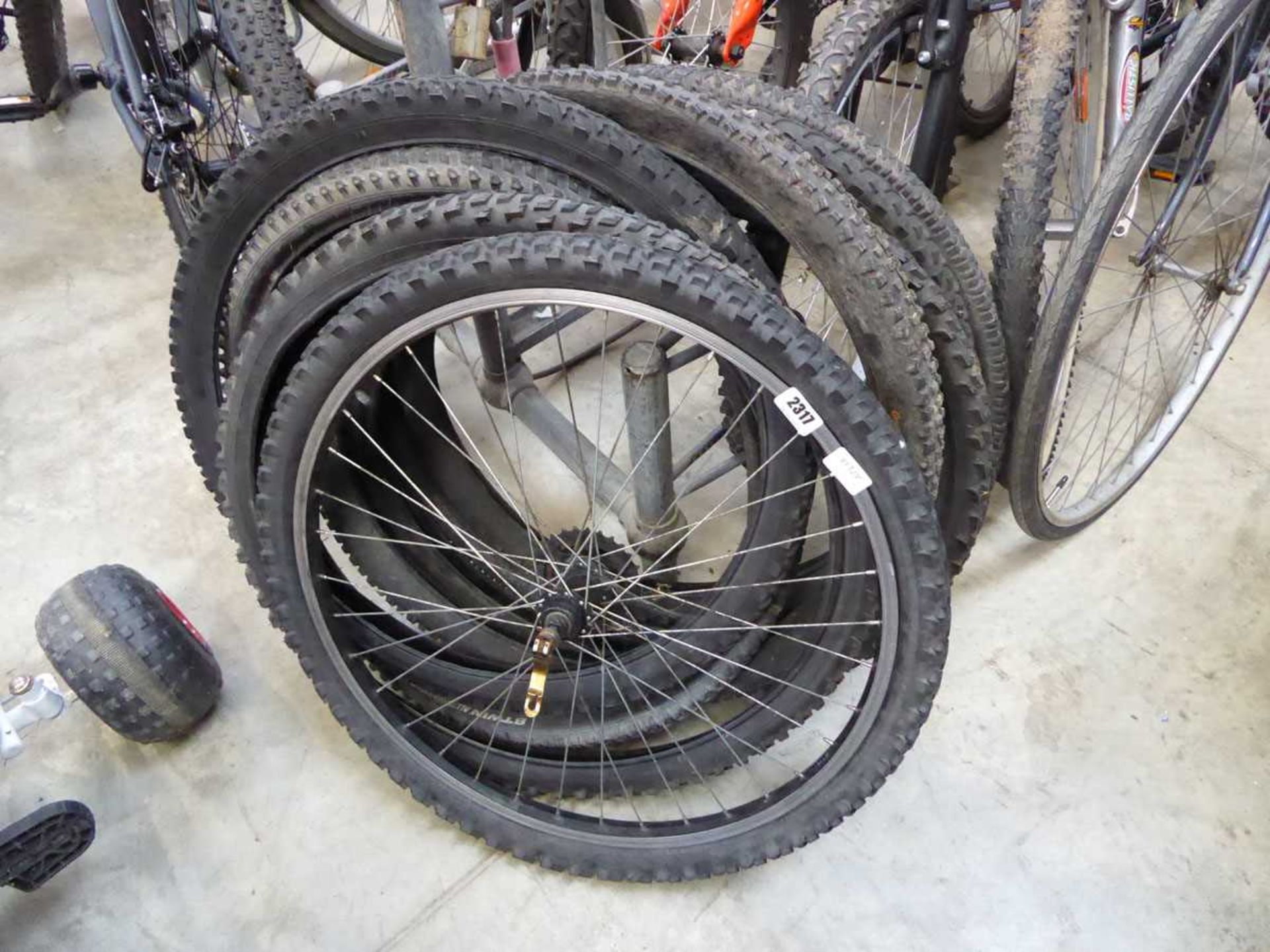 Qty of various bike wheels and tyres