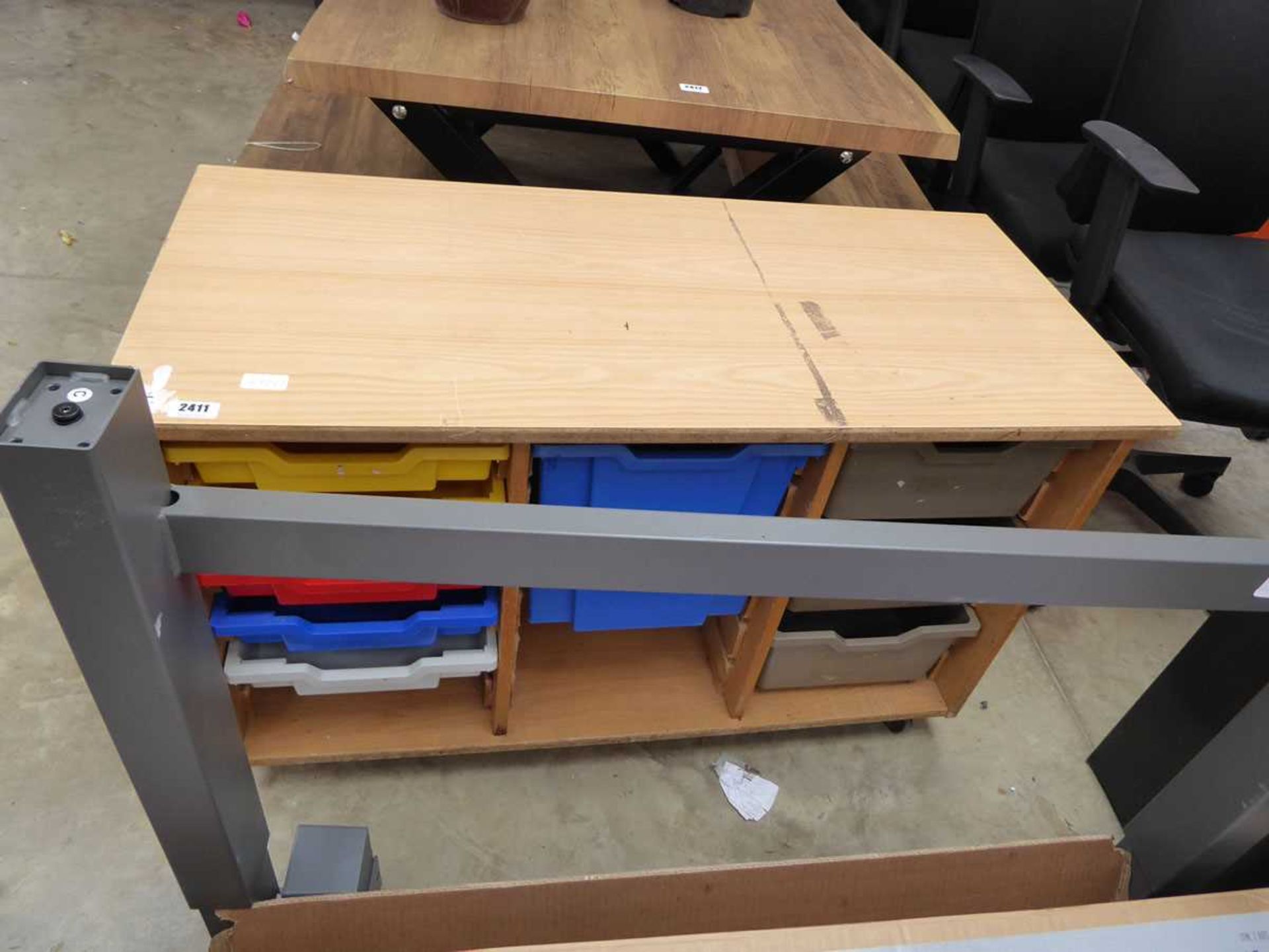 Children's classroom storage unit with trays
