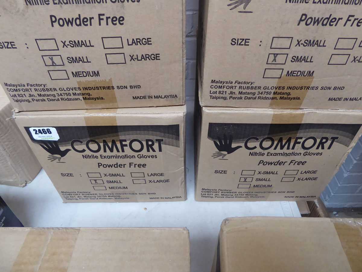 2 boxes containing 20 packs of 100 Comfort powder free nitrile examination gloves (size S)