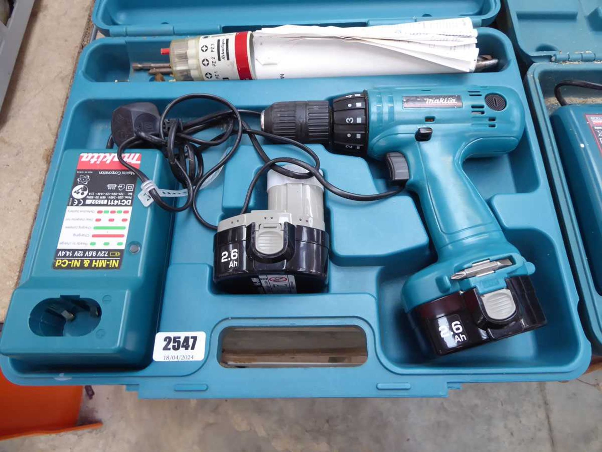 2 cased Makita cordless drills with 2 batteries and charger - Image 2 of 3