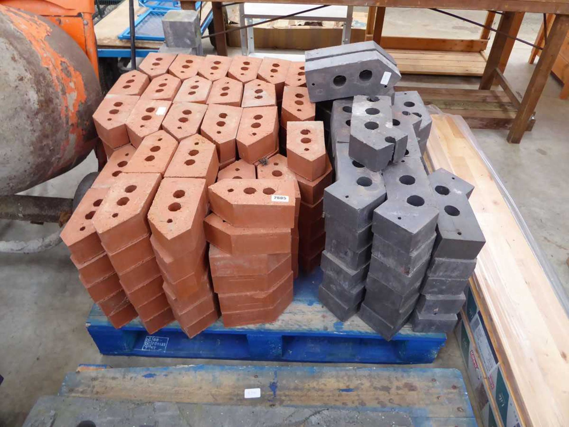 Pallet containing a large quantity of various style block paving